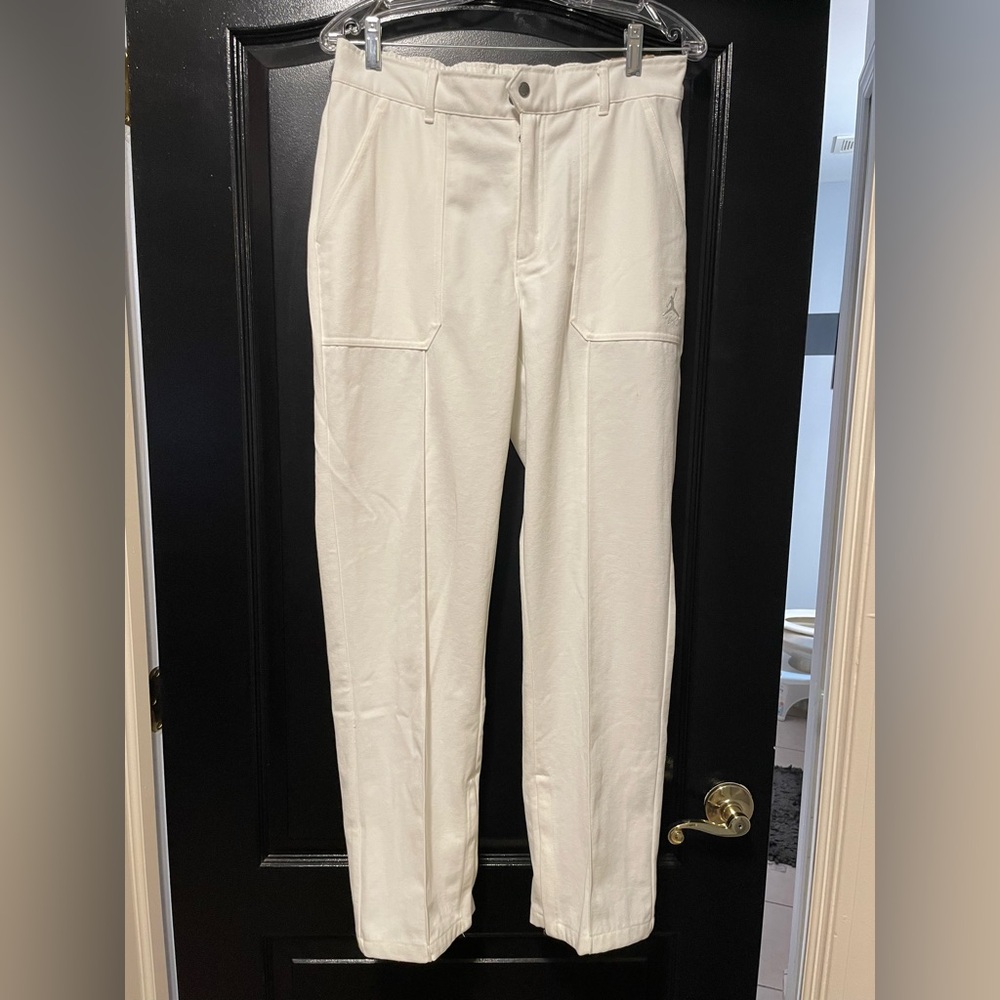 Nike
Jordan Women's Woven Pants (FN5446-133, Sail) Medium